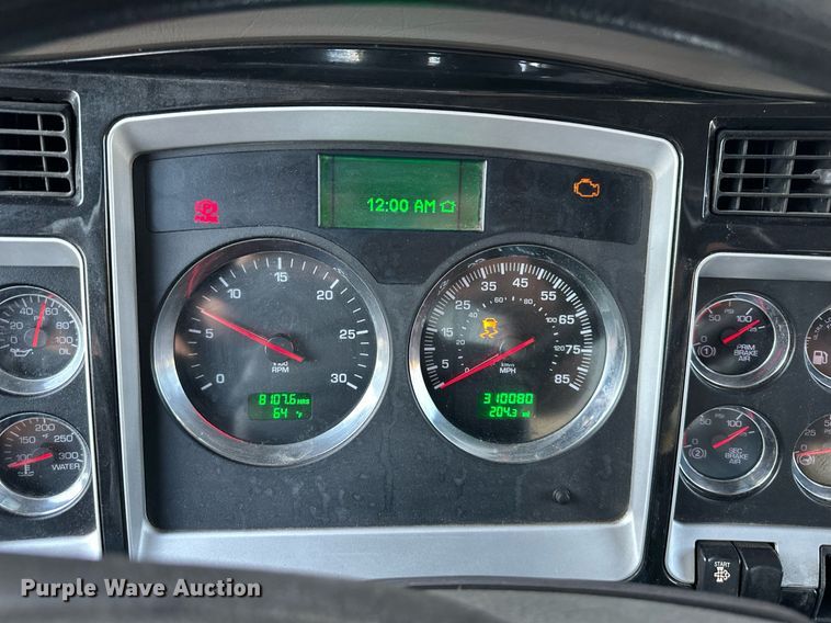 image for item DV1012 2016 Kenworth T400 semi truck