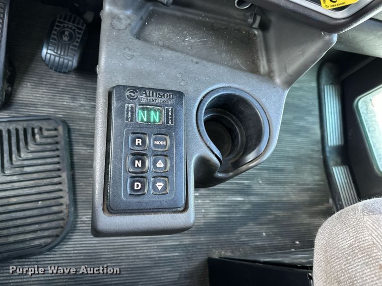 image for item DV1012 2016 Kenworth T400 semi truck