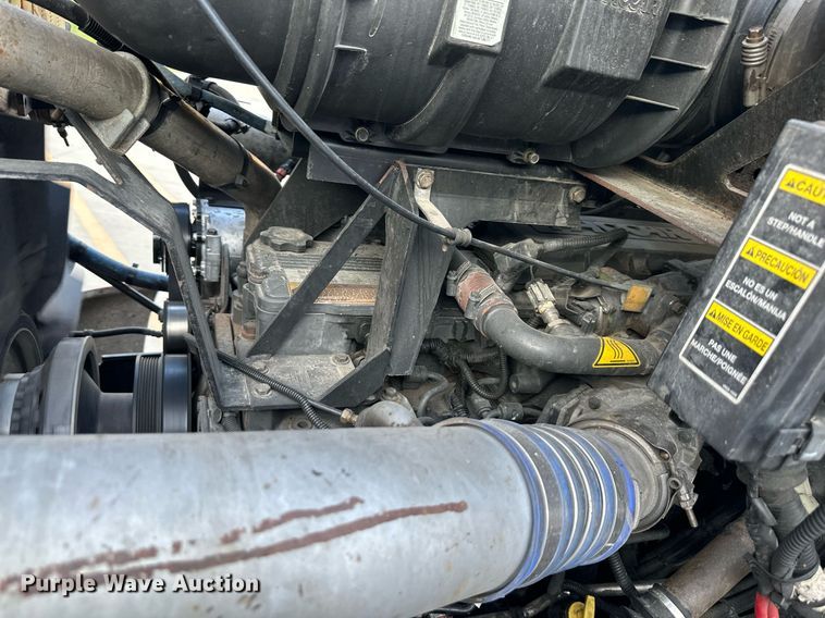 image for item DV1012 2016 Kenworth T400 semi truck