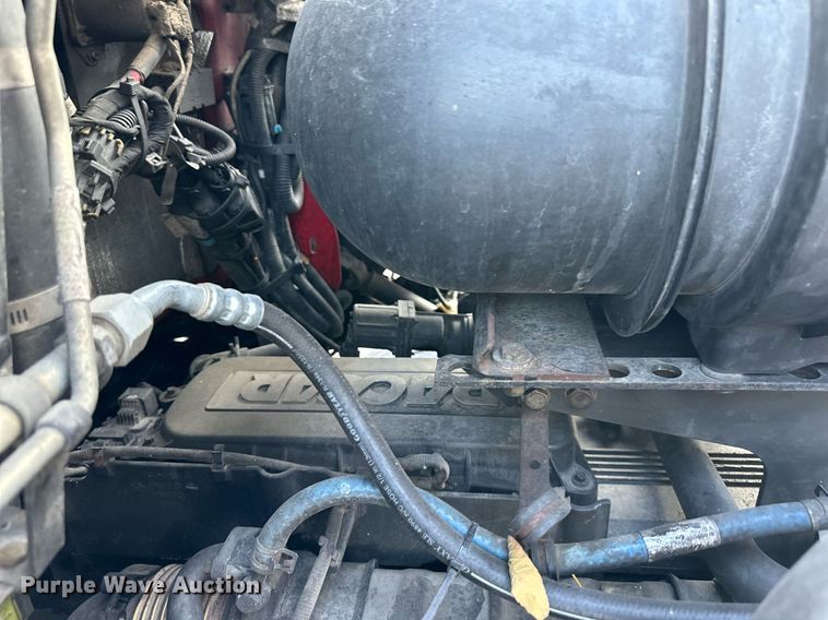 image for item DV1012 2016 Kenworth T400 semi truck