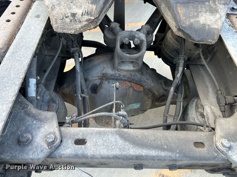 image for item DV1012 2016 Kenworth T400 semi truck