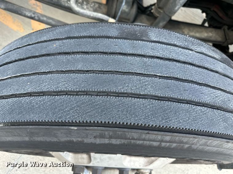 image for item DV1012 2016 Kenworth T400 semi truck