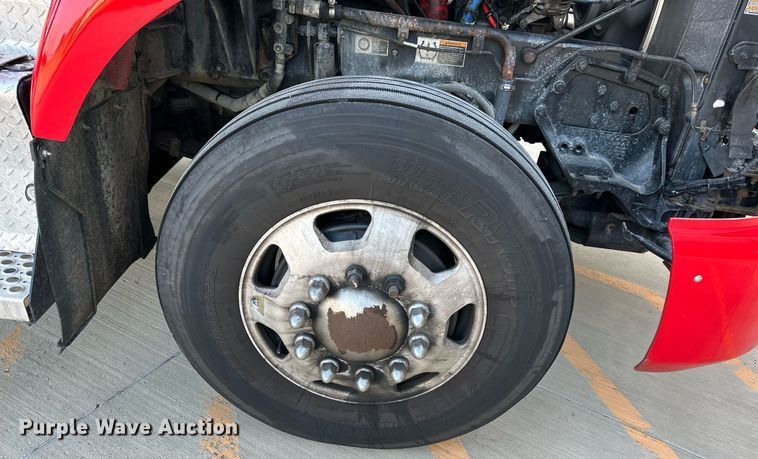 image for item DV1012 2016 Kenworth T400 semi truck