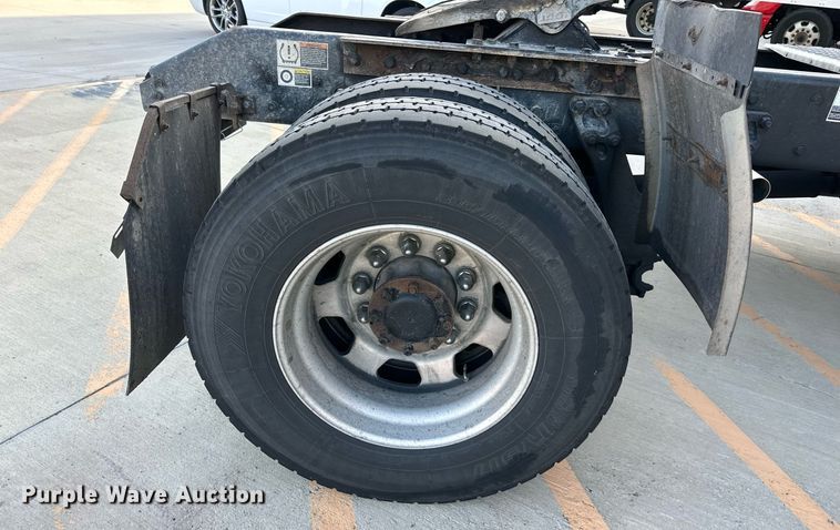 image for item DV1012 2016 Kenworth T400 semi truck