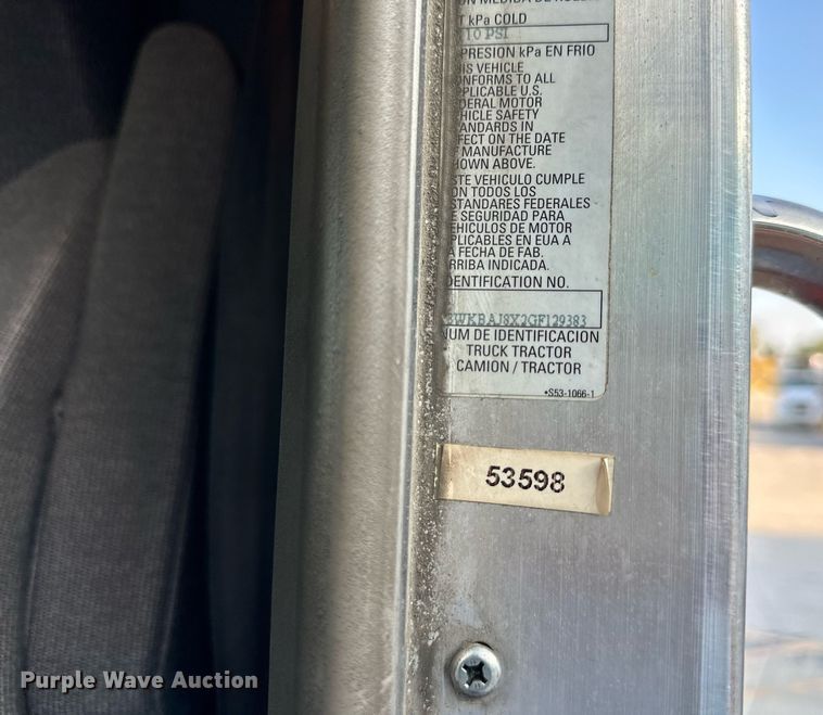 image for item DV1012 2016 Kenworth T400 semi truck