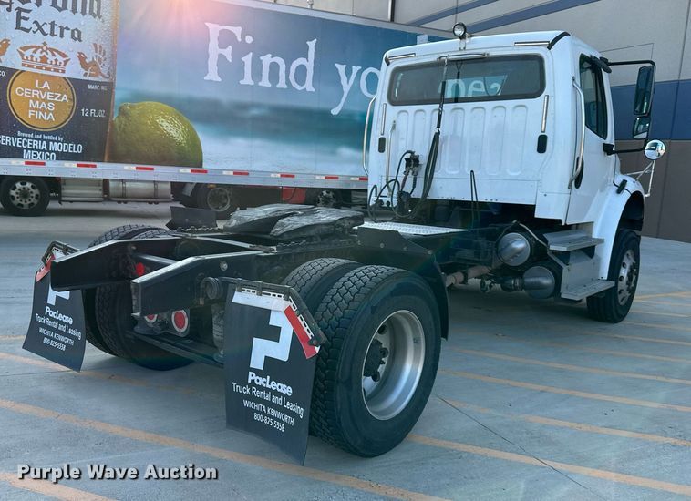 image for item DV1013 2013 Freightliner M2 semi truck