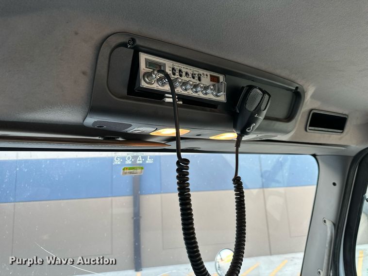 image for item DV1013 2013 Freightliner M2 semi truck