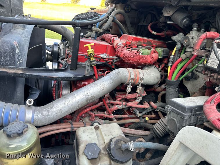 image for item DV1013 2013 Freightliner M2 semi truck