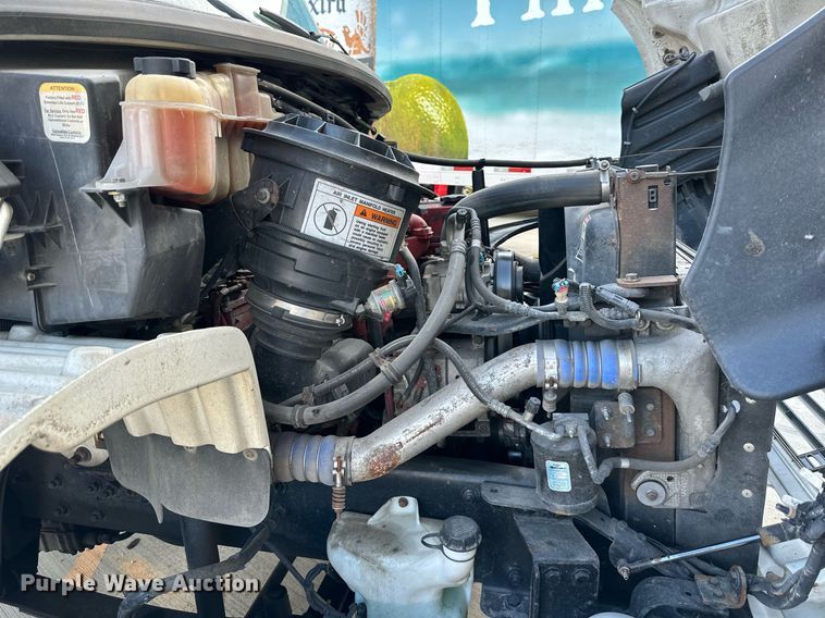 image for item DV1013 2013 Freightliner M2 semi truck