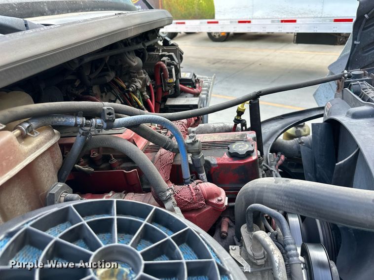 image for item DV1013 2013 Freightliner M2 semi truck