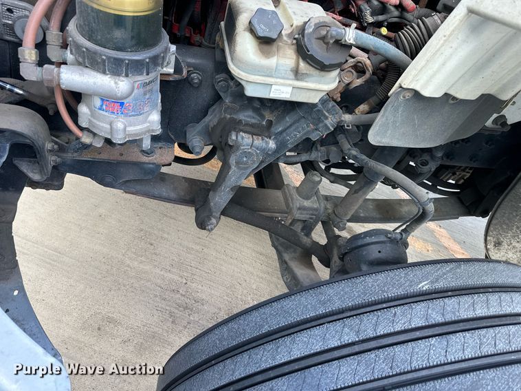 image for item DV1013 2013 Freightliner M2 semi truck