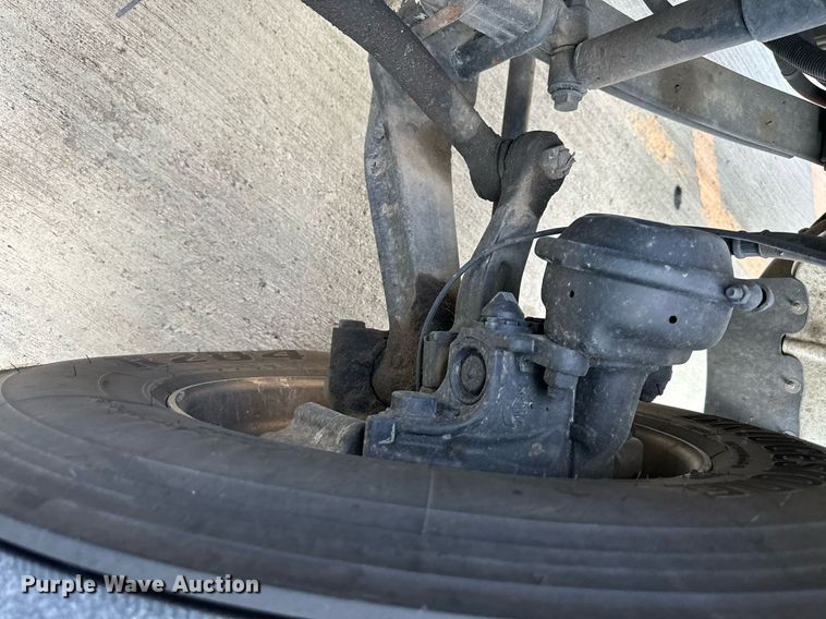 image for item DV1013 2013 Freightliner M2 semi truck