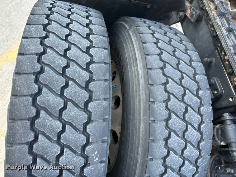 image for item DV1013 2013 Freightliner M2 semi truck