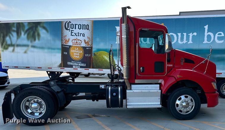 image for item DV1014 2014 Kenworth T400 semi truck