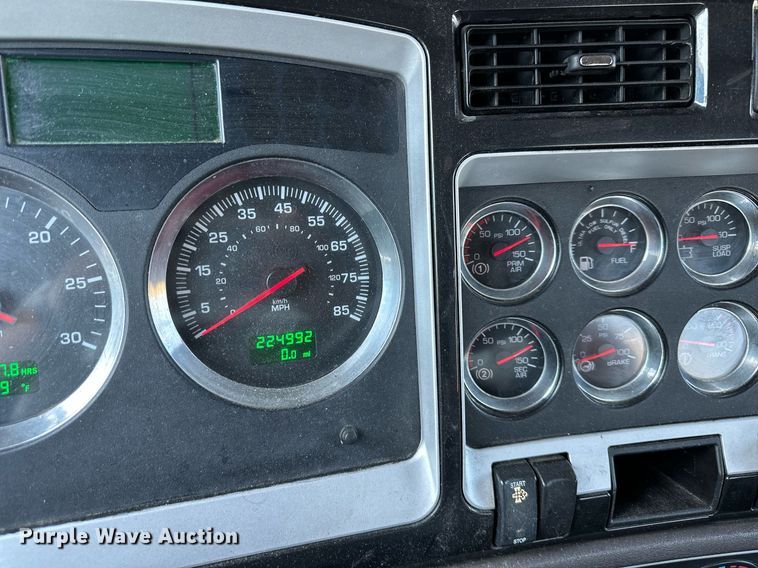 image for item DV1014 2014 Kenworth T400 semi truck