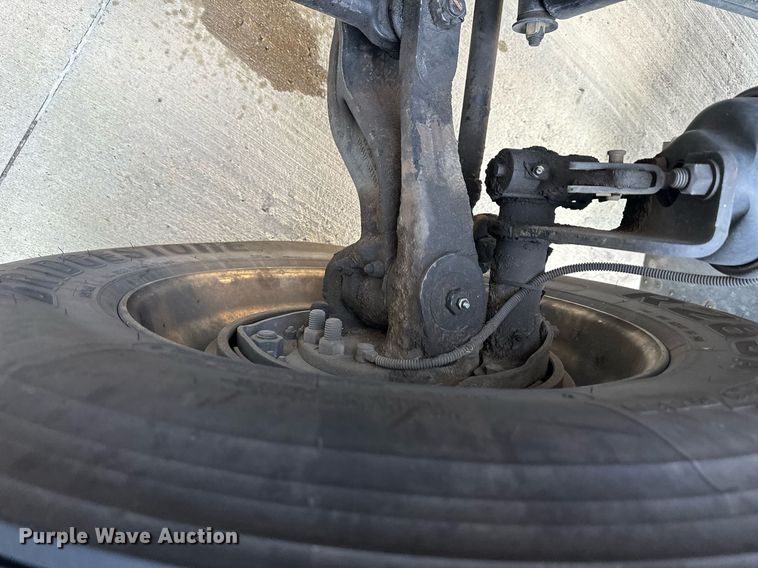 image for item DV1014 2014 Kenworth T400 semi truck