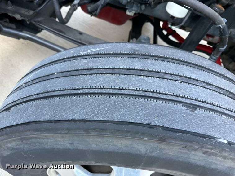 image for item DV1014 2014 Kenworth T400 semi truck