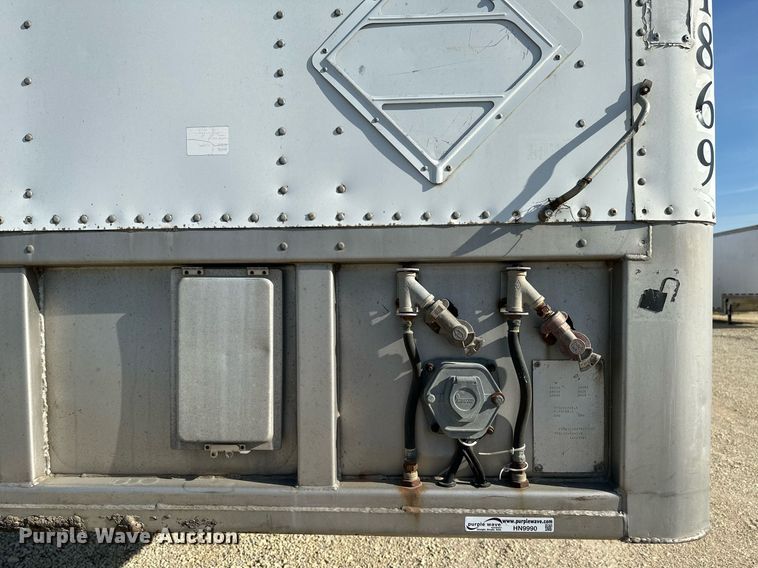 image for item HN9990 1996 Monn  dry van trailer