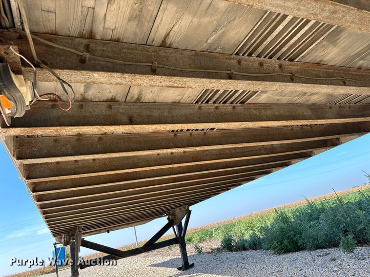 image for item HN9990 1996 Monn  dry van trailer