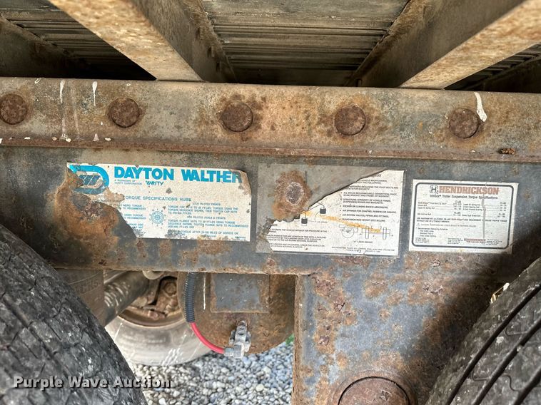 image for item HN9990 1996 Monn  dry van trailer