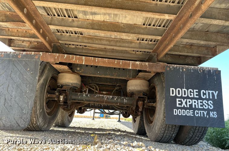 image for item HN9990 1996 Monn  dry van trailer