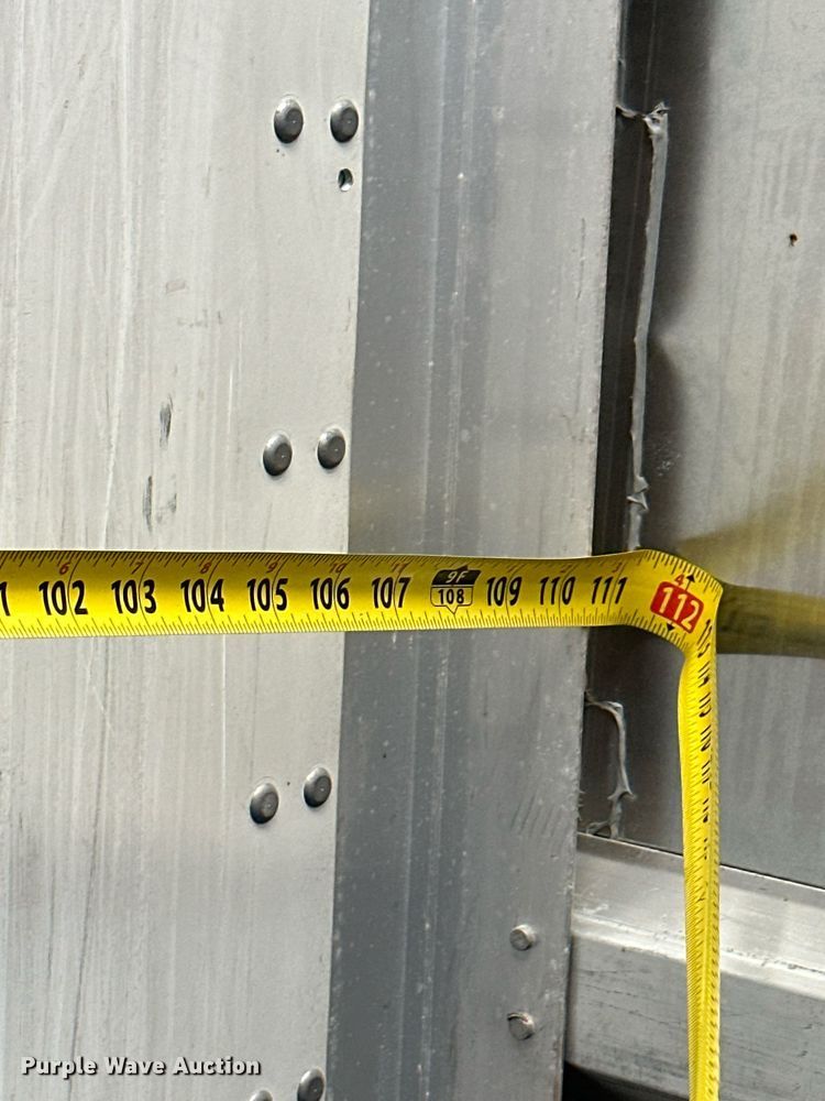 image for item HN9990 1996 Monn  dry van trailer