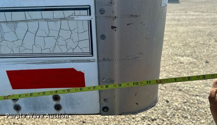 image for item HN9990 1996 Monn  dry van trailer