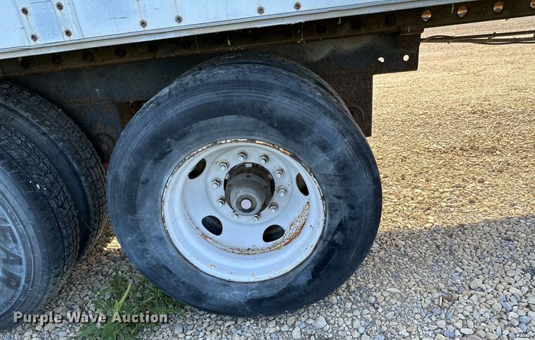 image for item HN9990 1996 Monn  dry van trailer