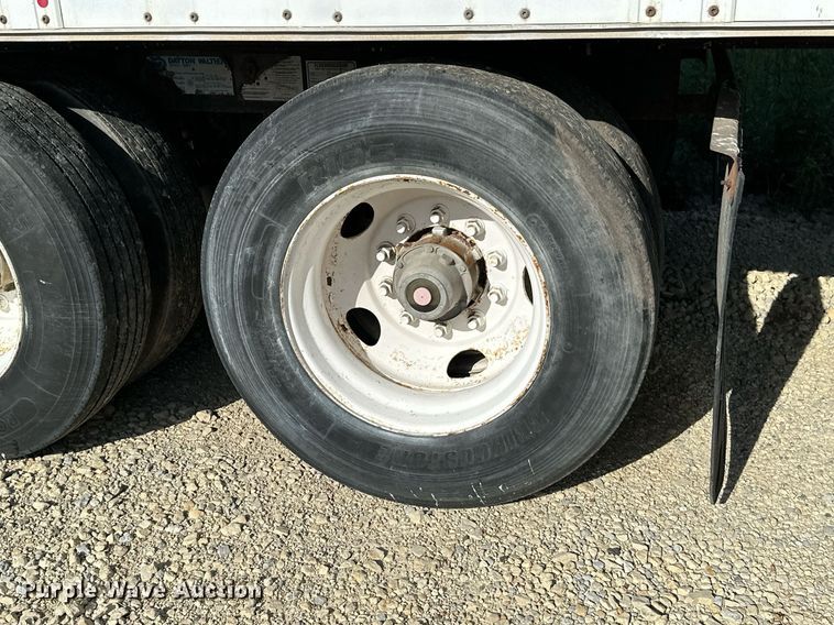 image for item HN9990 1996 Monn  dry van trailer