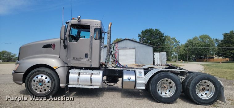 image for item JE9502 2012 Kenworth T660  semi truck