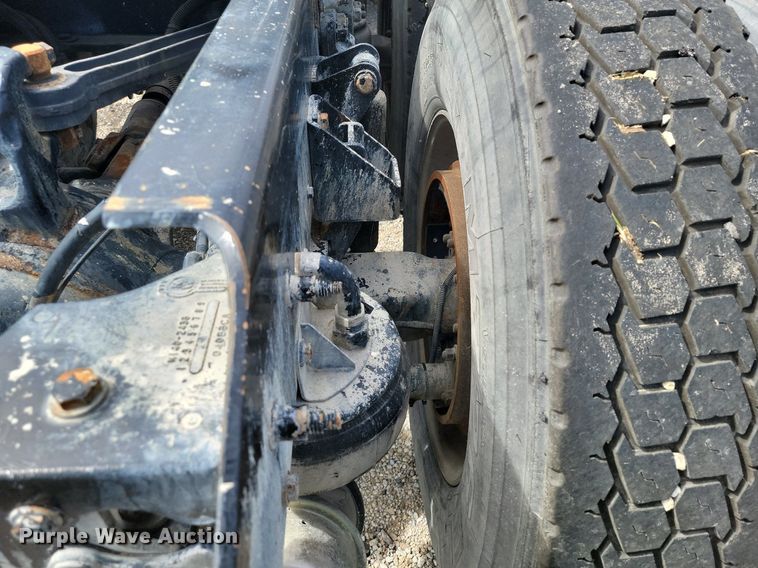 image for item JE9502 2012 Kenworth T660  semi truck