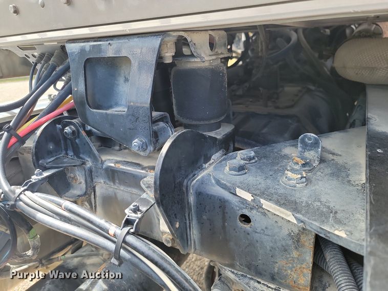 image for item JE9502 2012 Kenworth T660  semi truck