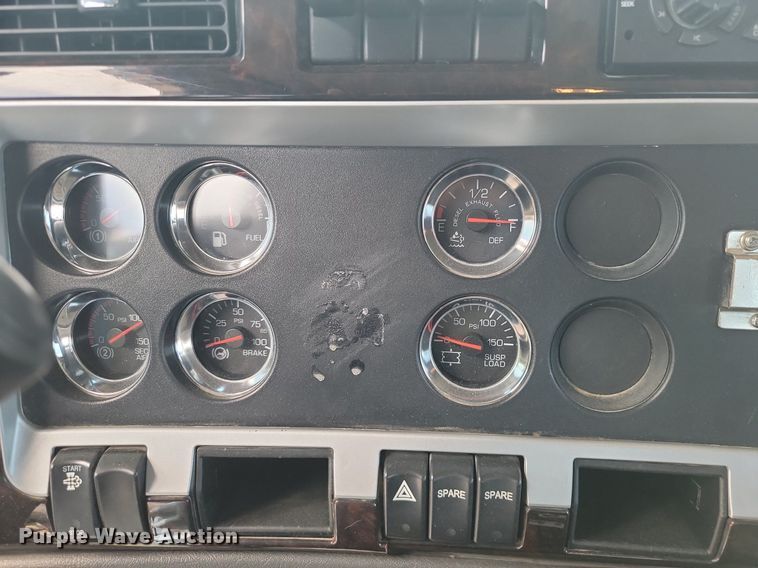 image for item JE9502 2012 Kenworth T660  semi truck