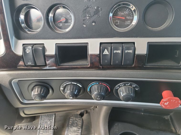 image for item JE9502 2012 Kenworth T660  semi truck