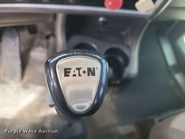 image for item JE9502 2012 Kenworth T660  semi truck