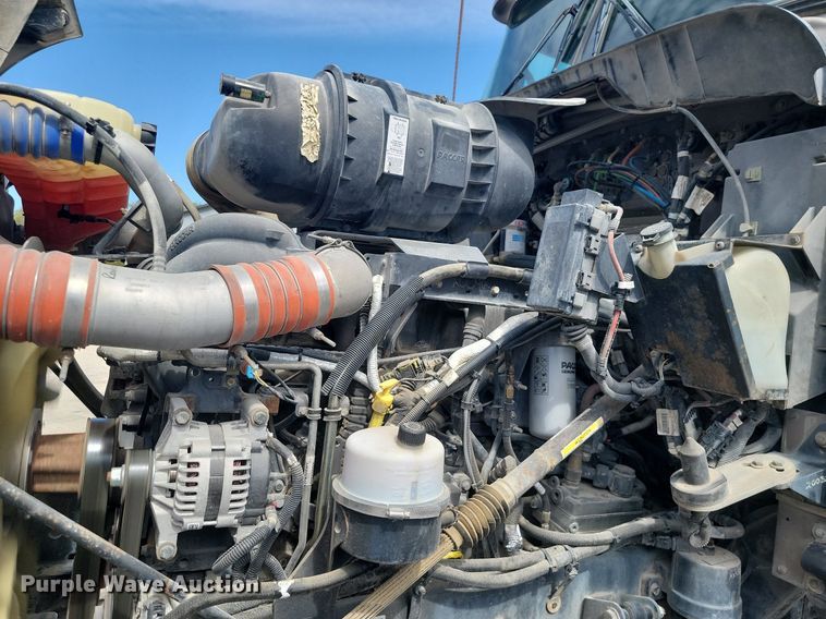 image for item JE9502 2012 Kenworth T660  semi truck