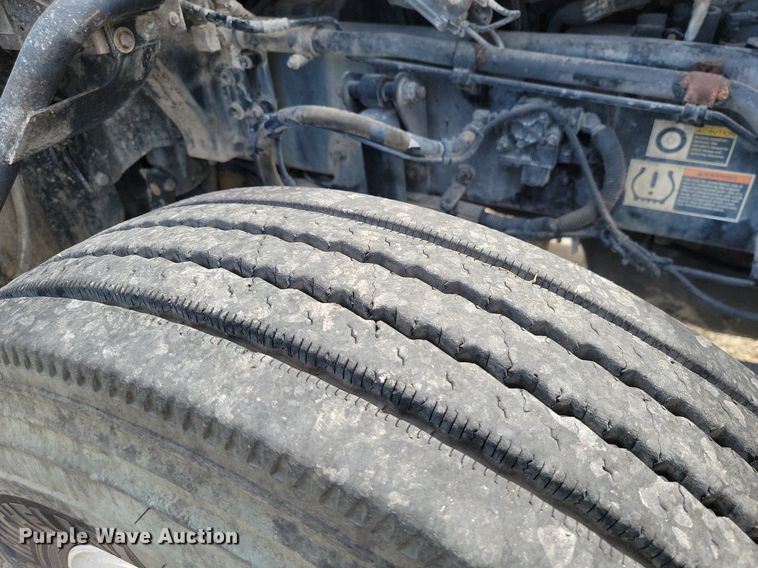 image for item JE9502 2012 Kenworth T660  semi truck