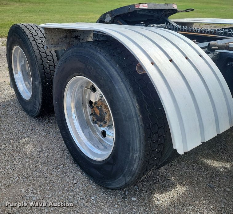 image for item JE9502 2012 Kenworth T660  semi truck