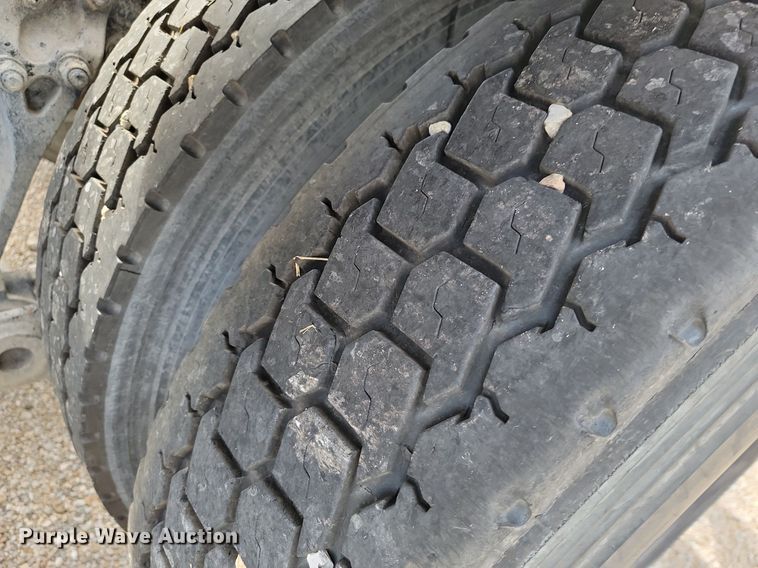 image for item JE9502 2012 Kenworth T660  semi truck