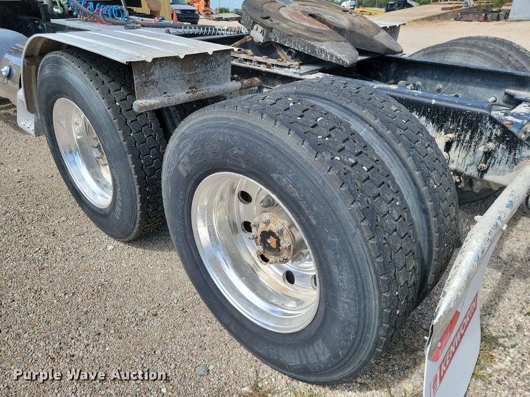 image for item JE9502 2012 Kenworth T660  semi truck