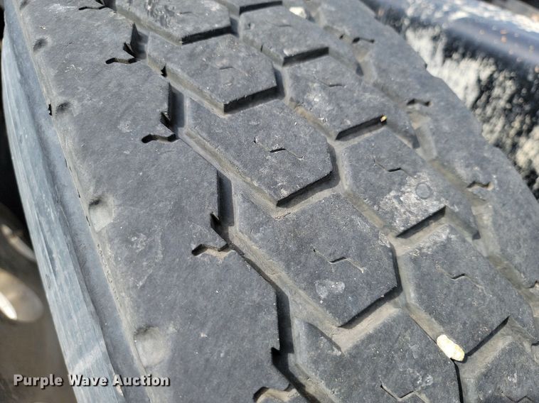 image for item JE9502 2012 Kenworth T660  semi truck