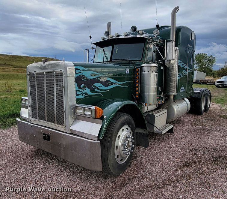 image for item JW9633 1995 Peterbilt 379  semi truck