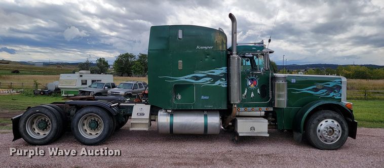 image for item JW9633 1995 Peterbilt 379  semi truck