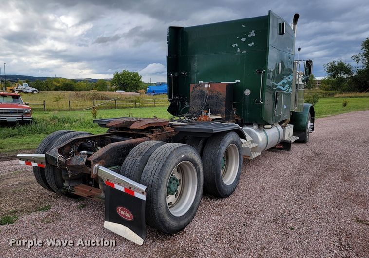 image for item JW9633 1995 Peterbilt 379  semi truck