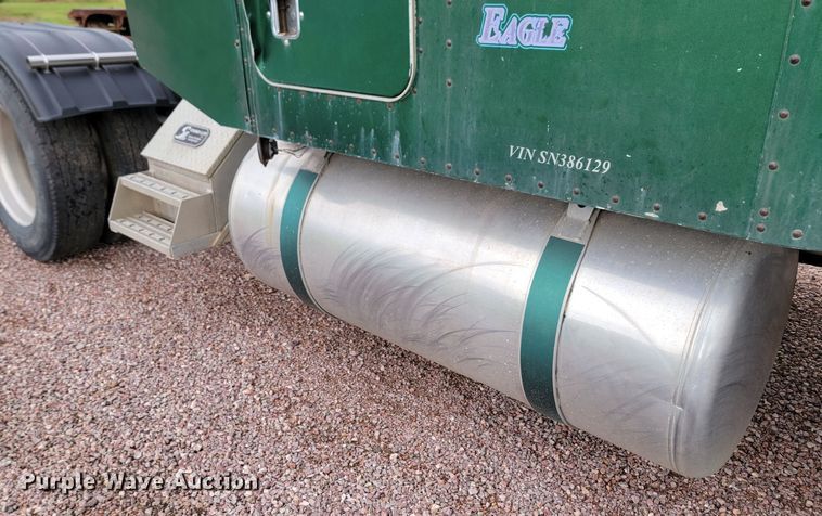 image for item JW9633 1995 Peterbilt 379  semi truck