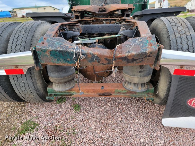 image for item JW9633 1995 Peterbilt 379  semi truck