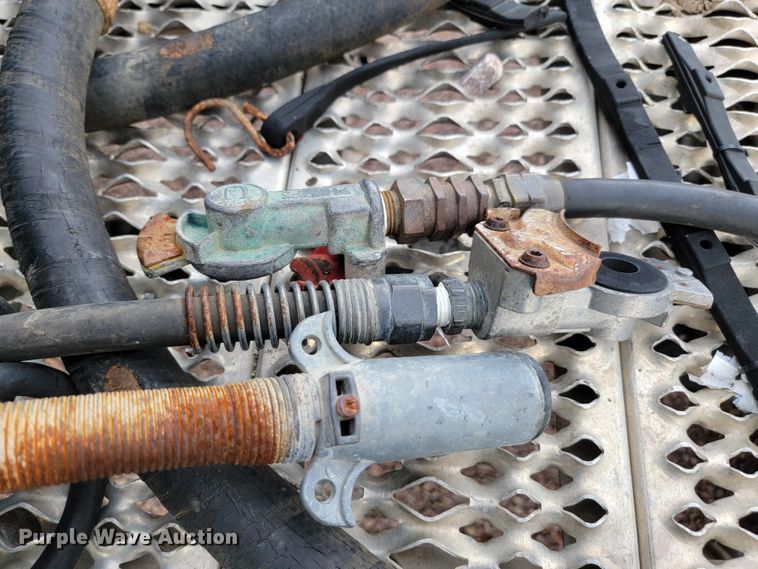 image for item JW9633 1995 Peterbilt 379  semi truck