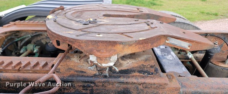 image for item JW9633 1995 Peterbilt 379  semi truck