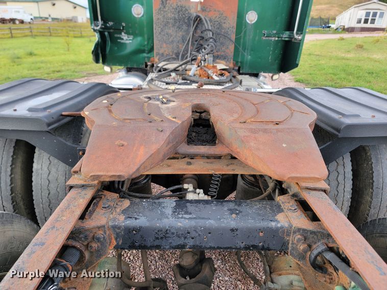 image for item JW9633 1995 Peterbilt 379  semi truck