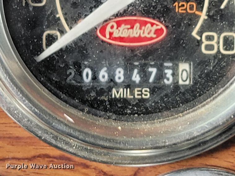 image for item JW9633 1995 Peterbilt 379  semi truck